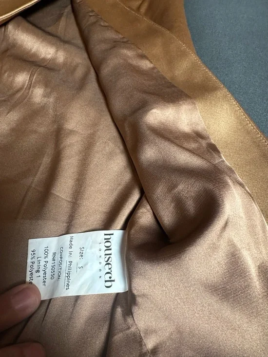 HOUSE OF CB ‘Loretta’ Toffee Satin Off Shoulder Dress 🤎 Size S (US 4–6) - Picture 6 of 8